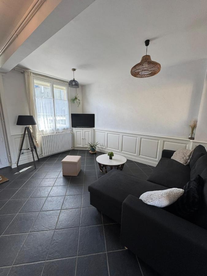 Charmante petite maison en plein centre-ville - B&B Mayenne