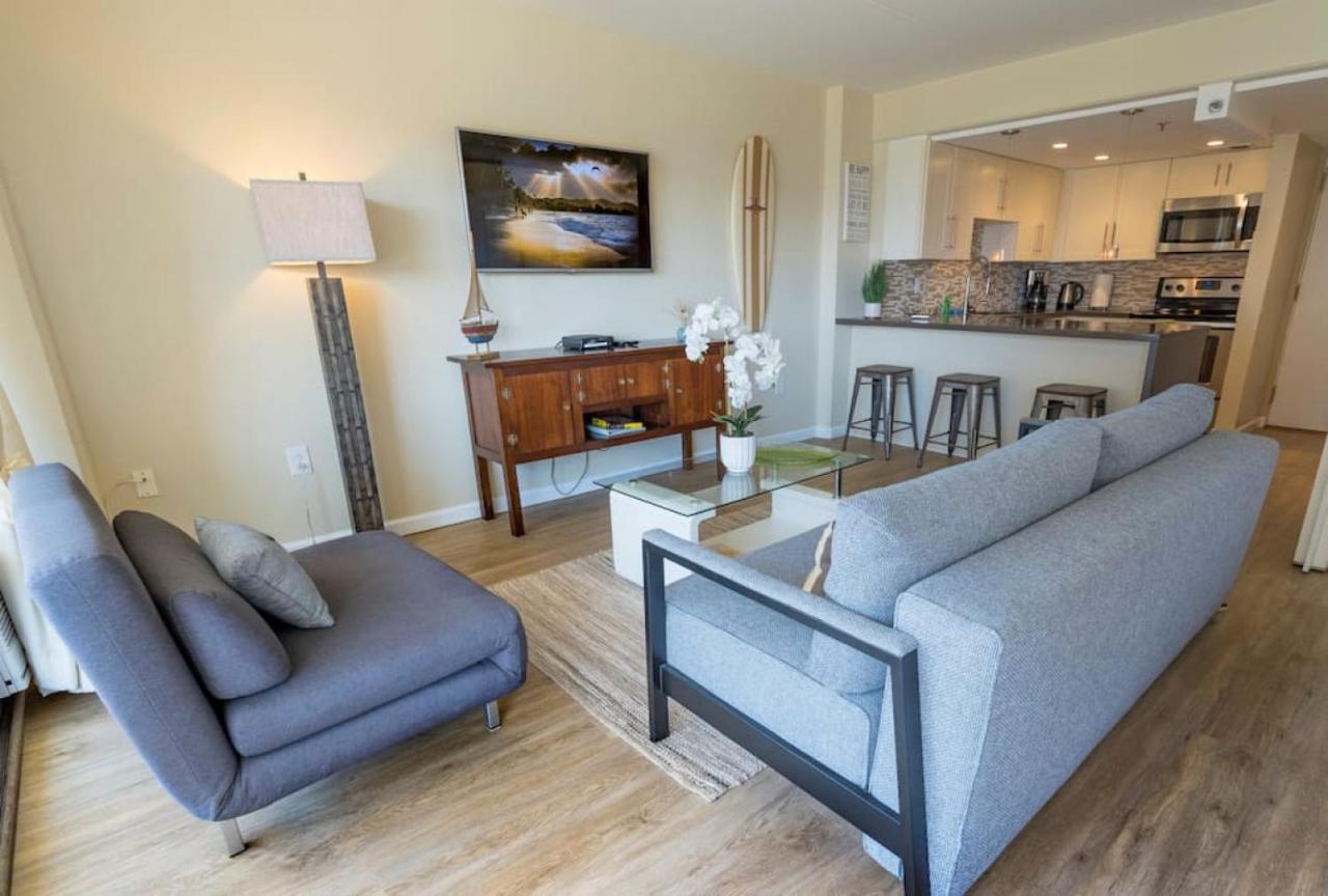 1224- Ilikai Collection 3- Luxury Condo and Beach Views - B&B Honolulu
