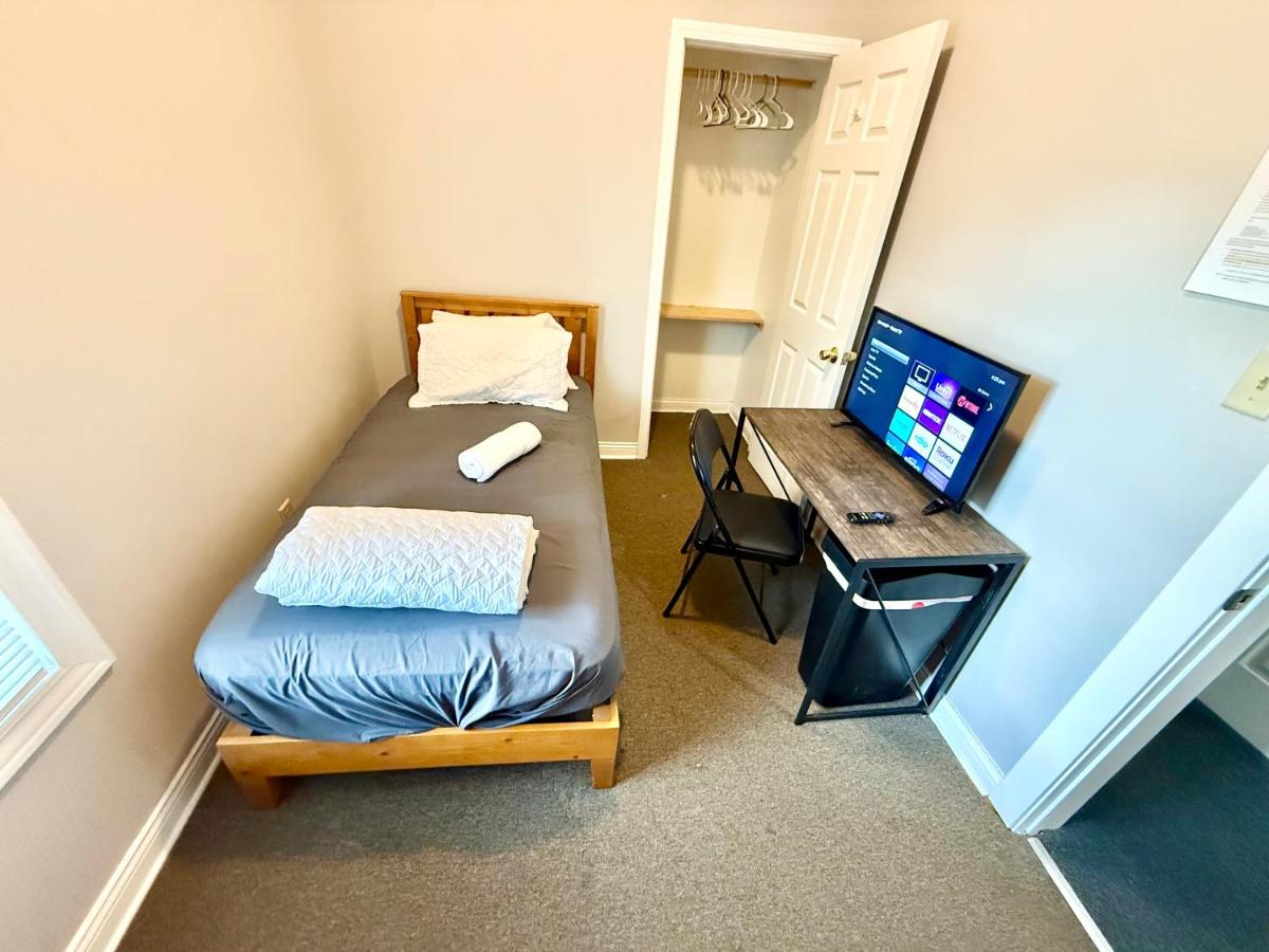 Close To Downtown - Free Parking - Quiet Place - B&B Chicago