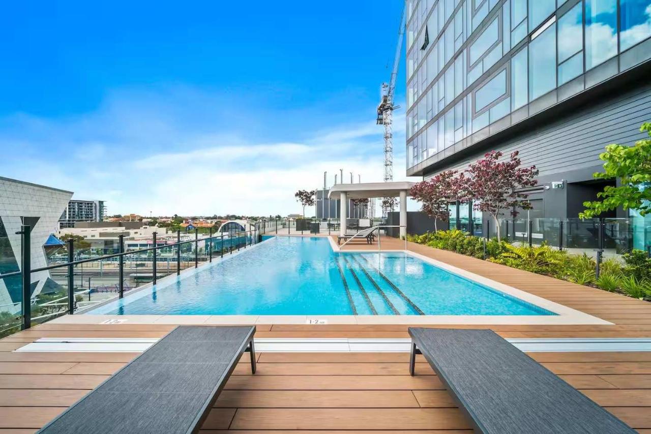 Luxury City Escape Steps from RAC Arena - B&B Perth