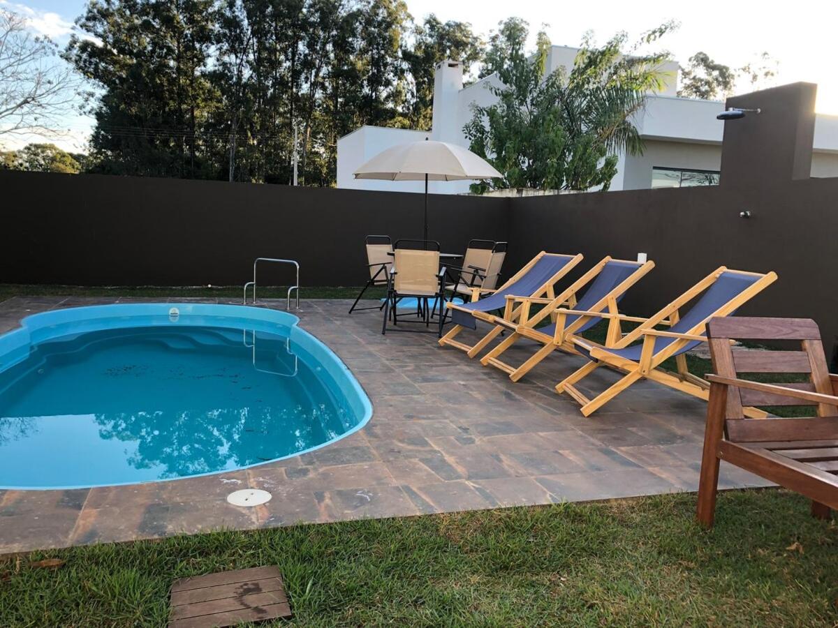 Refugio 4 suites com ar condicionado e piscina - B&B Águas de Santa Bárbara