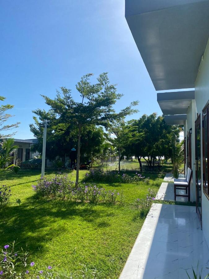 Deluxe Room (2 Adults + 1 Child)