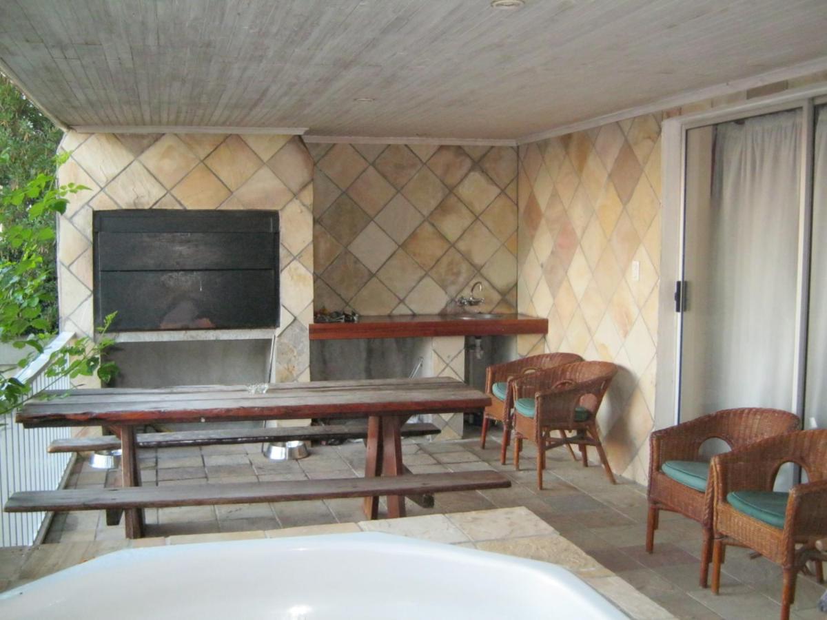 Deluxe Double Room (2 Adults + 1 Child)