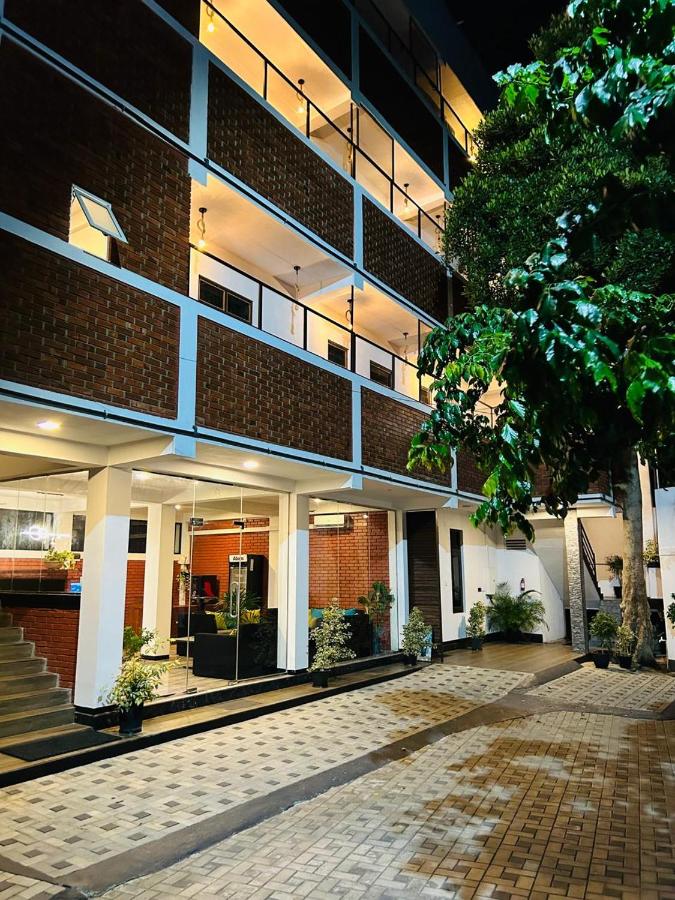 Unic Residence And Transit Hotel - B&B Katunayaka