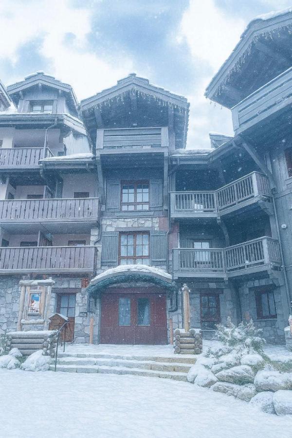 ARC 1950 - Appartement 10 personnes Duplex Cheminée - ski aux pieds - Sauna, Hammam, Jacuzzi, Piscine - B&B Arc 1950