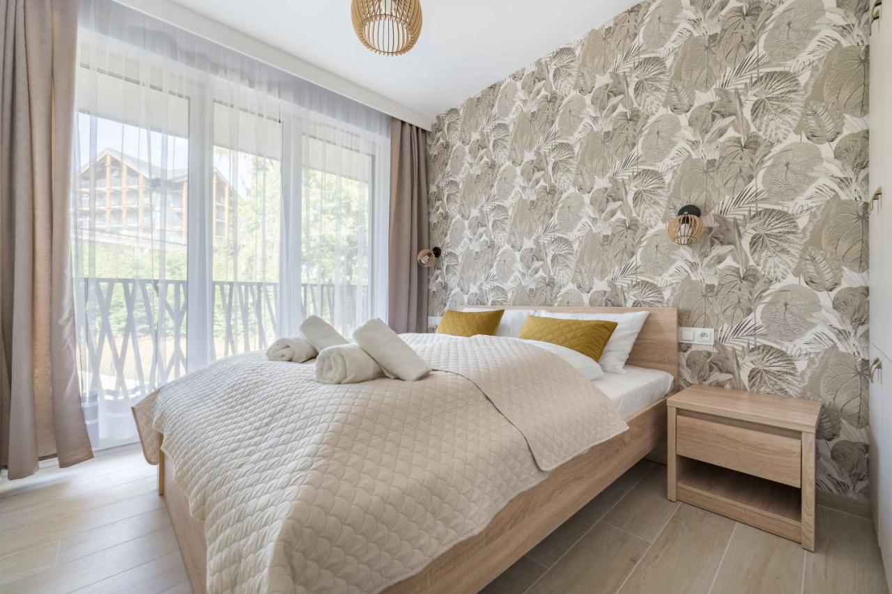 One-Bedroom Apartment with Balcony