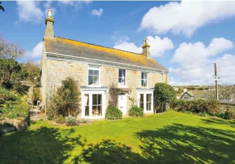Historical Churchtown House Cornwall - B&B Perranuthnoe
