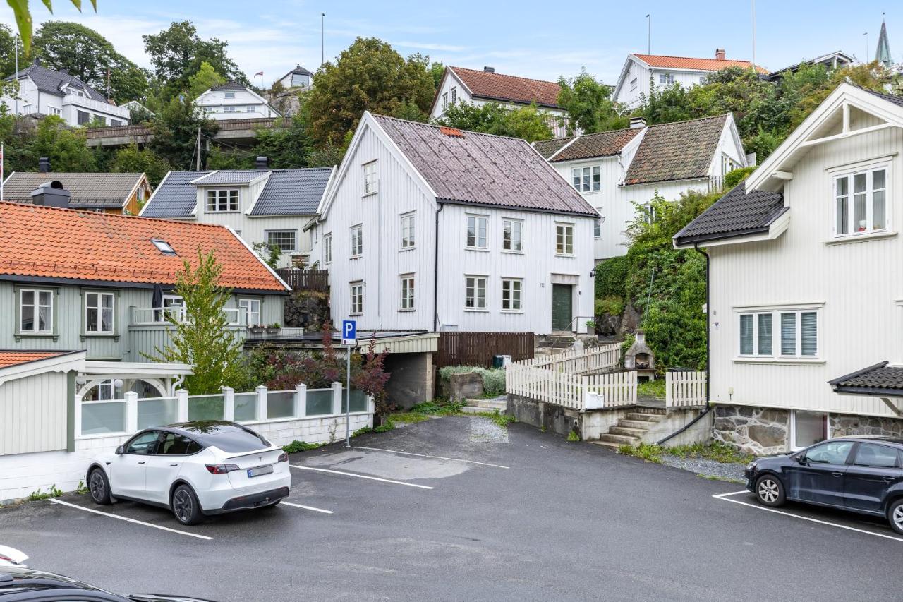 Moderne leilighet med 2 soverom - nær Arendal sentrum - B&B Arendal