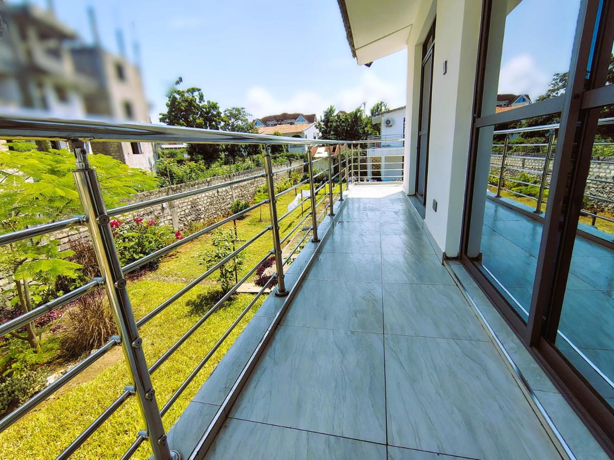 Chui de eagle - B&B Mombasa