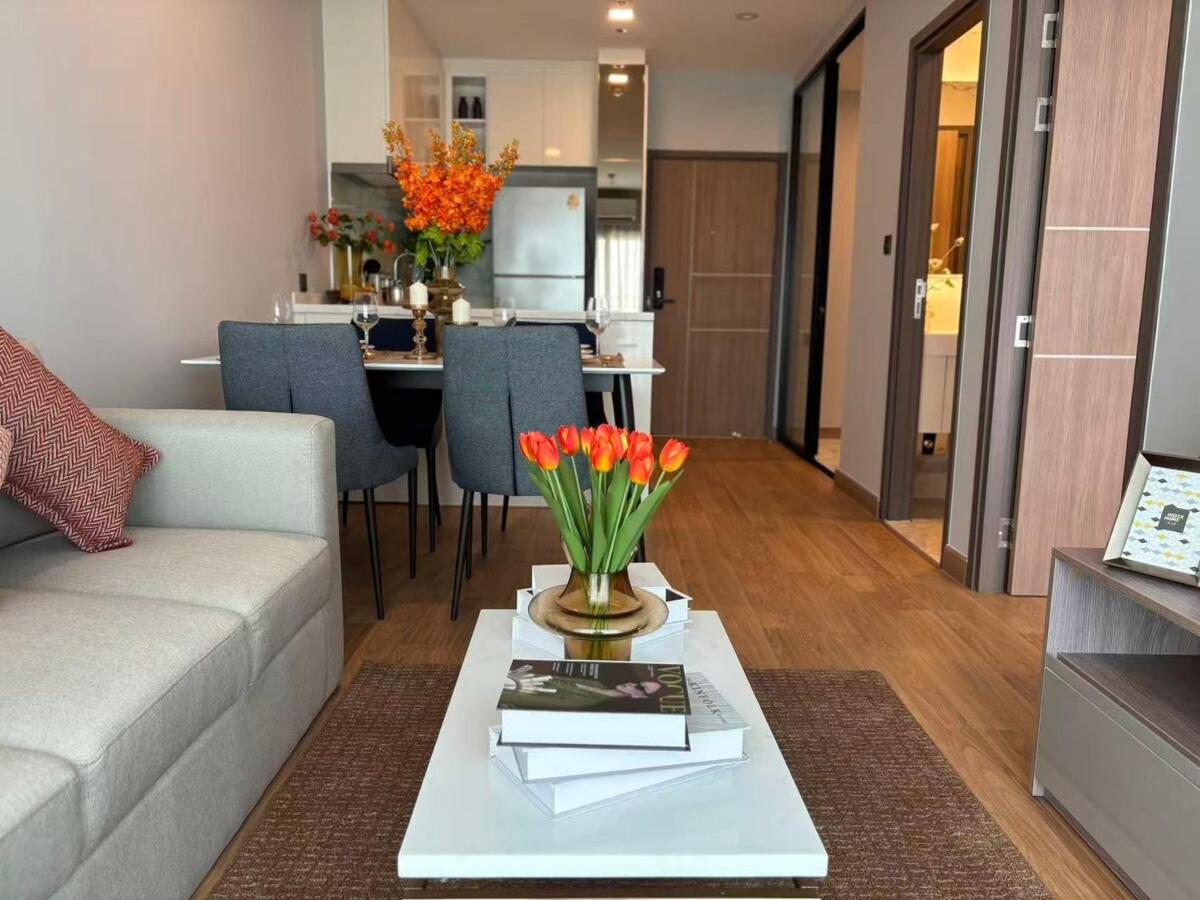 The Astra Sky River, Chiang Mai's most exclusive serviced apartment with an ultra-long infinity pool - B&B Chiang Mai