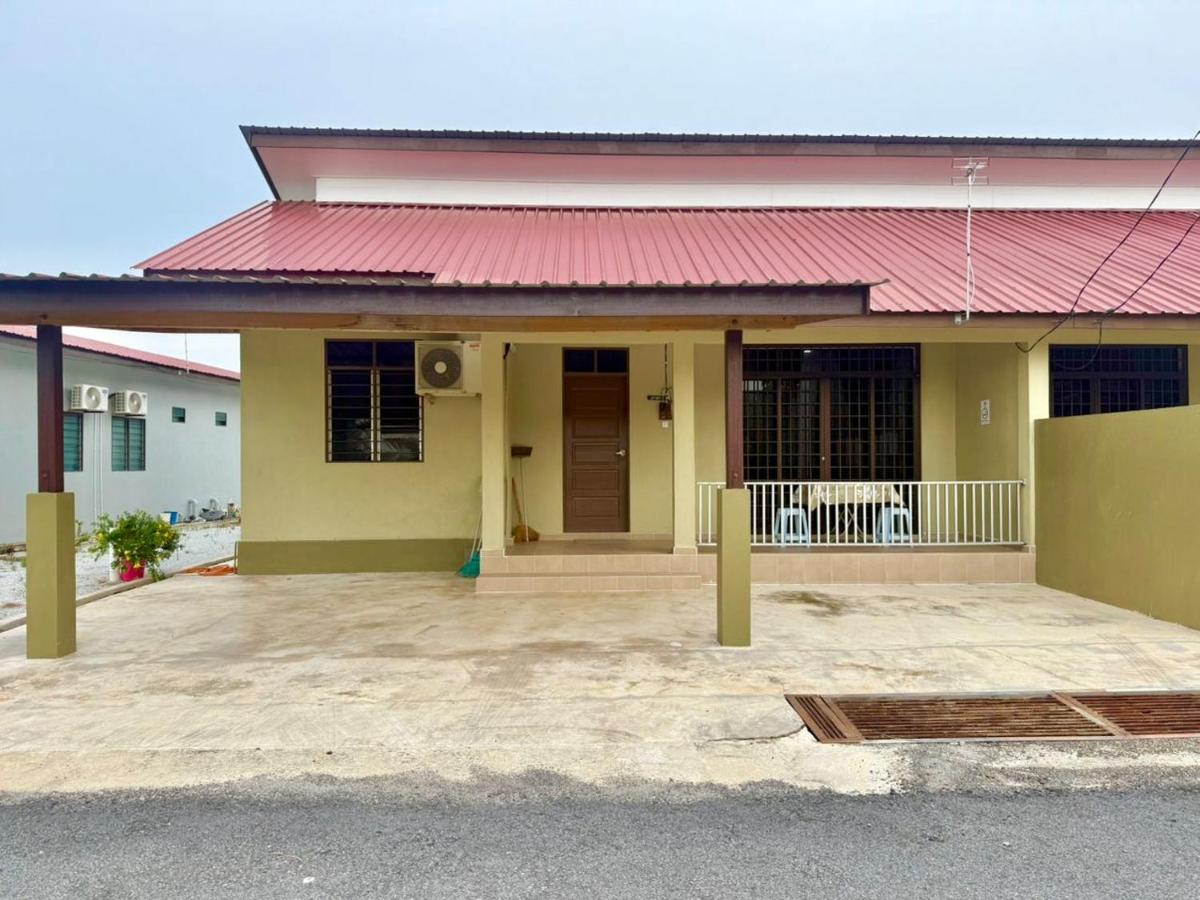 AL-REZQI HomeStay - Ferienwohnung Marang