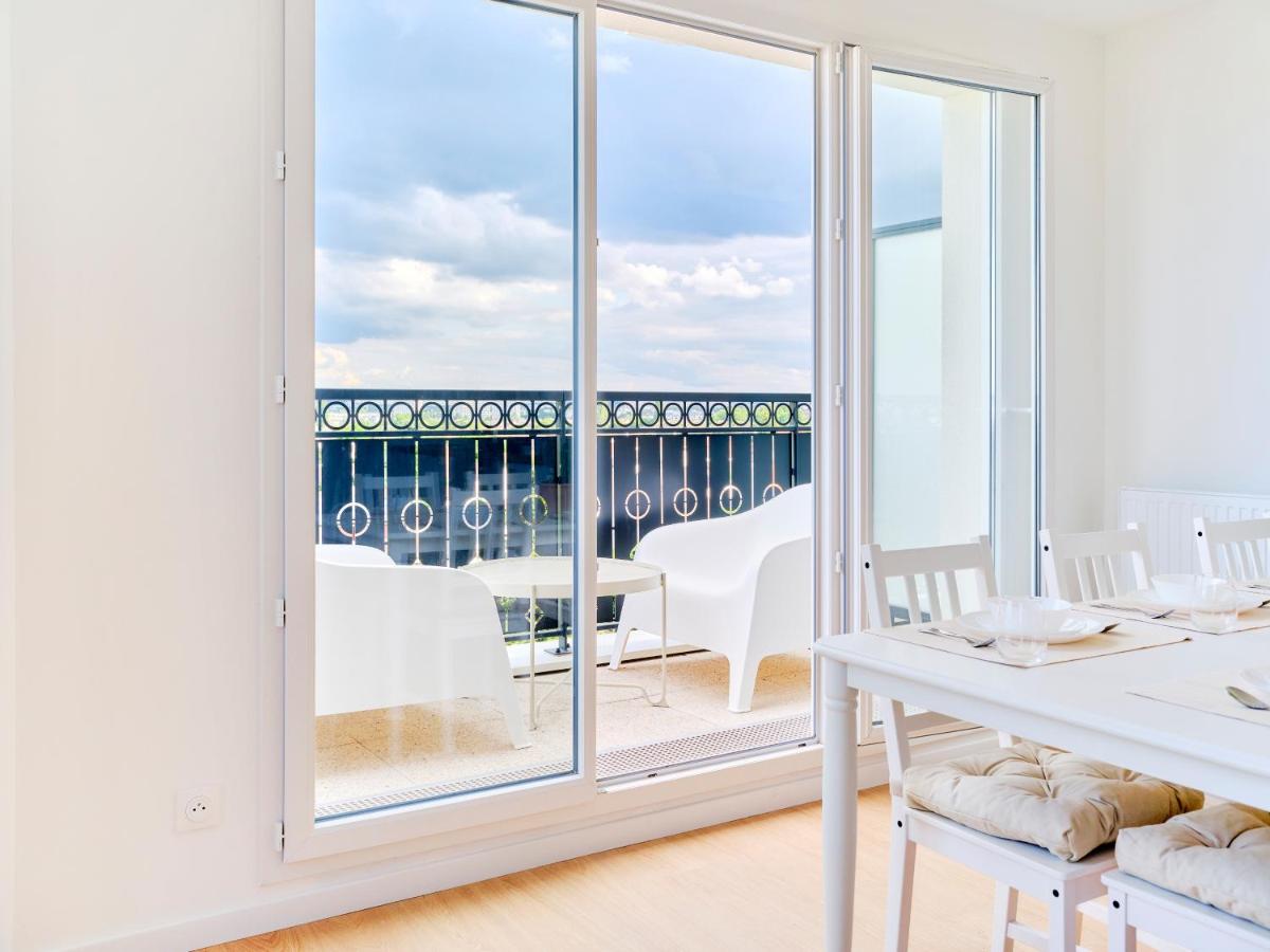 Parisian Haven - Chic Penthouse near Paris & CDG - B&B Le Blanc-Mesnil