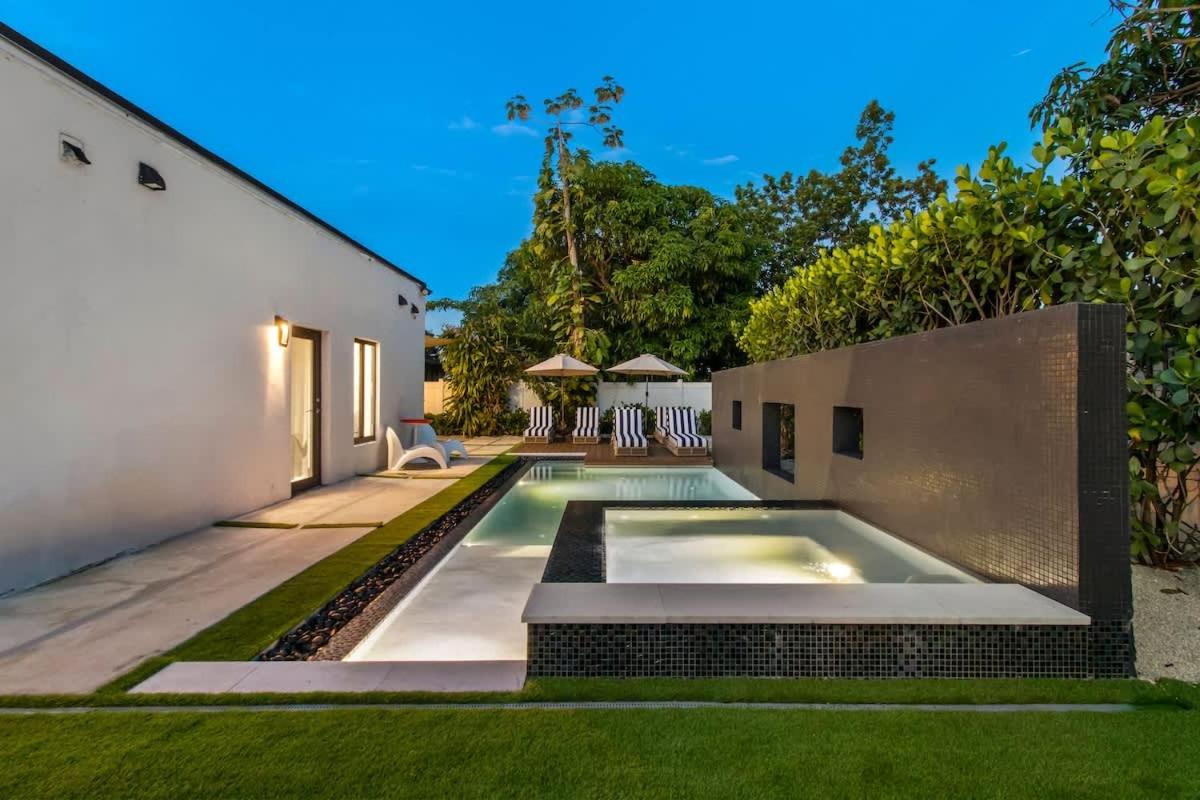 New Construction Villa Top Location Jacuzzi Bkb CT - B&B Golden Glades