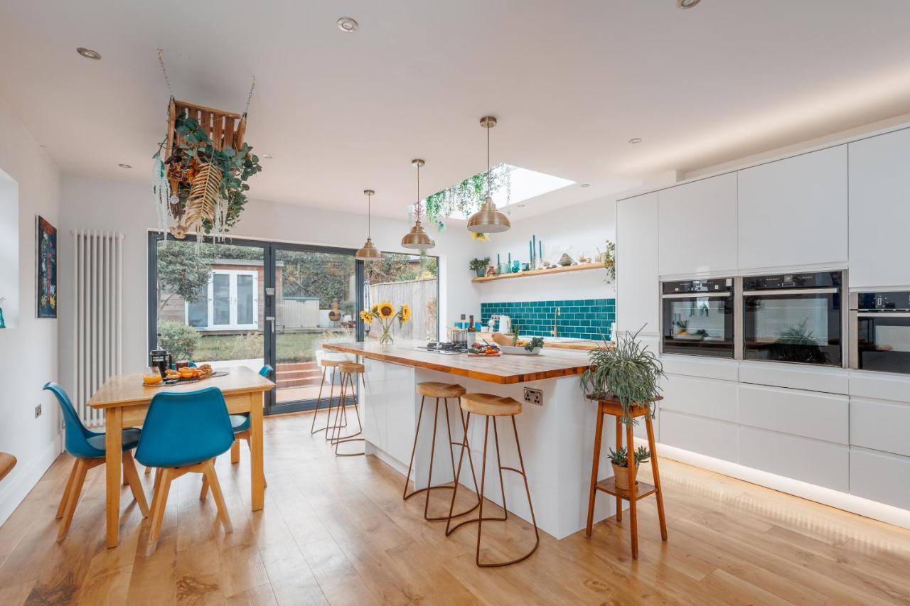 Mayfield House by Grandeur Property - B&B Parkstone