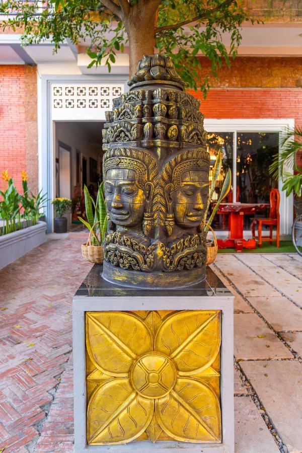 Angkor Rithy Boutique Team - B&B Siem Reap