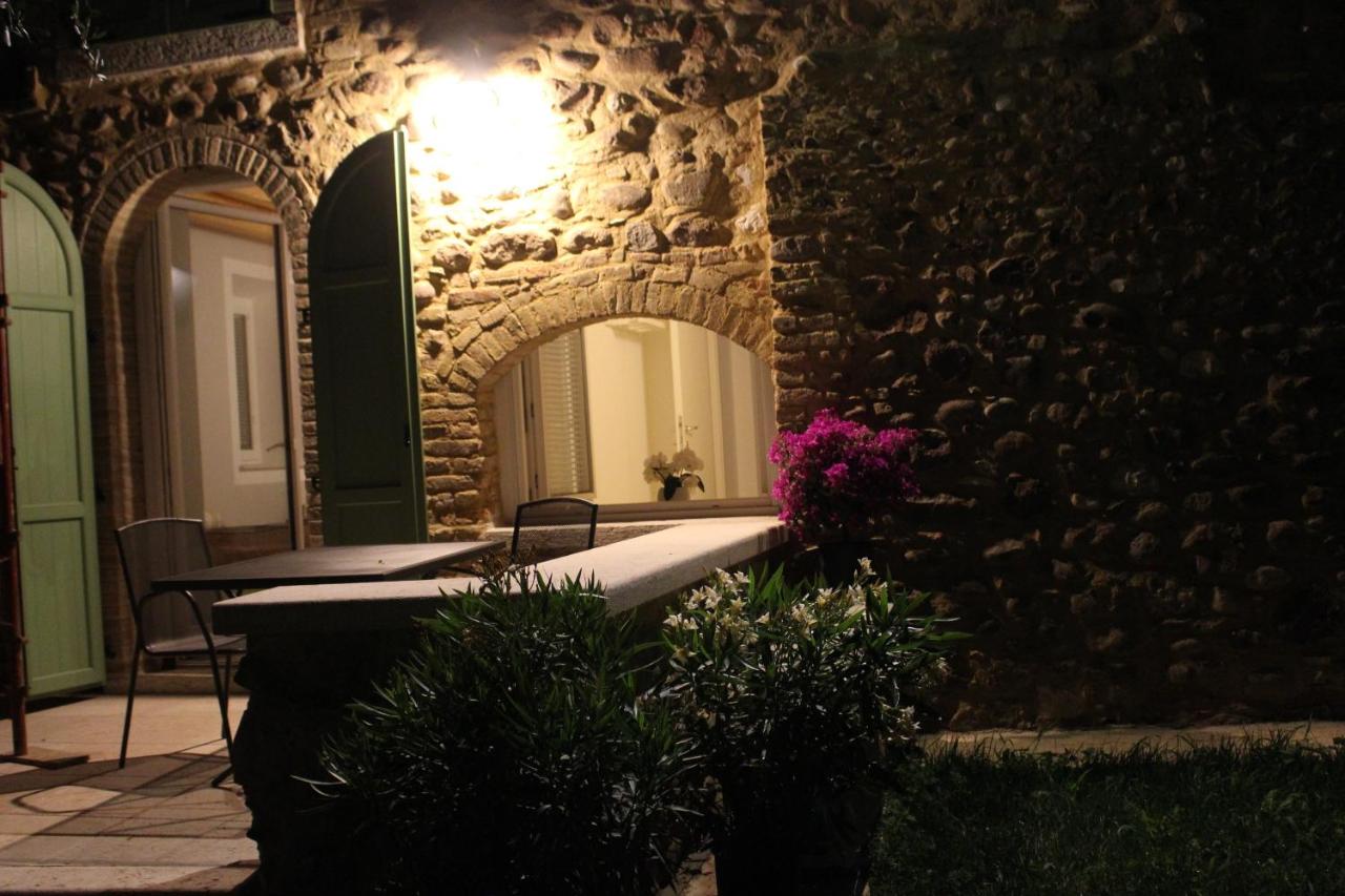 Giardino degli Ulivi - B&B Caprino Veronese