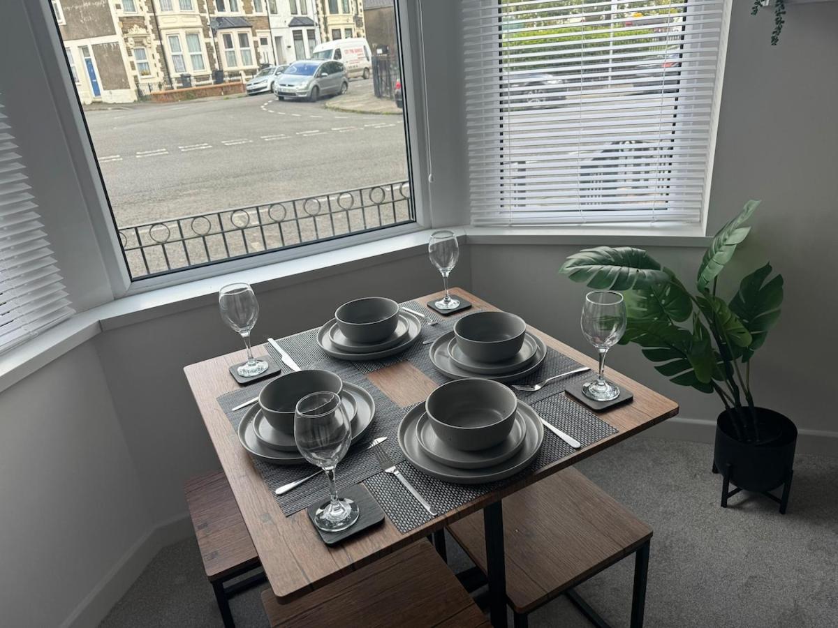 Stunning central apartment & Parking included - B&B Cardiff