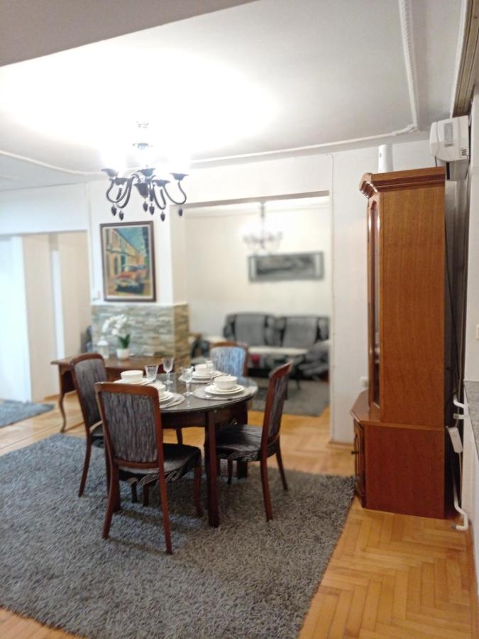 Central Residence Banja Luka Spacious Apartment with Private Parking - Bed and Breakfast Banja Luka