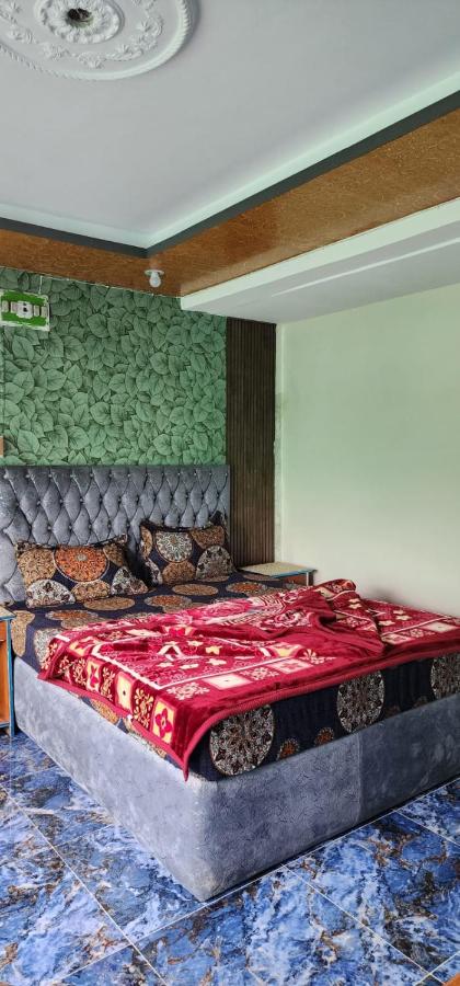 Familienzimmer mit Bergblick