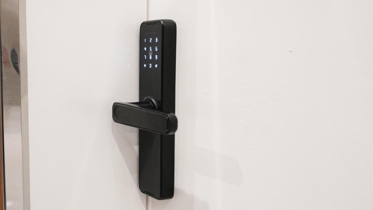 Lavender Studio Apartment by Wandernest Suites with Comfy Recliners - Ferienwohnung Riad