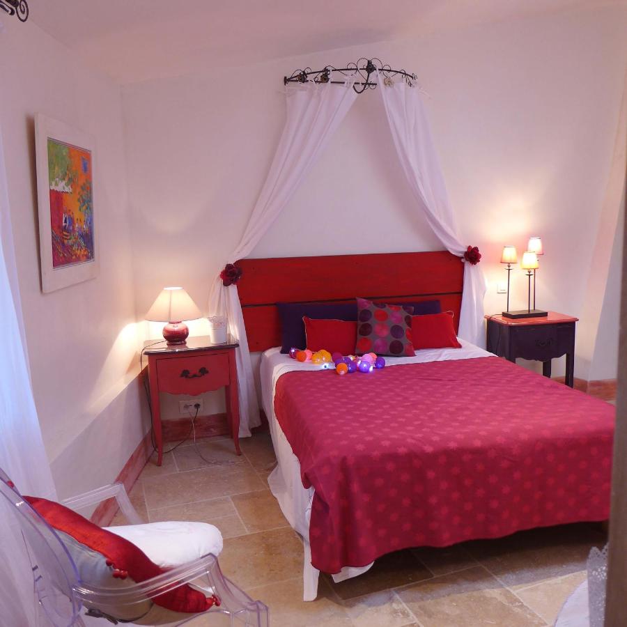 Deluxe Room (2 Adults + 1 Child)