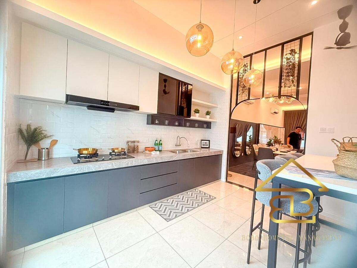GatherLuxe Ipoh, Landed 14Pax, KTV, Kids Room, Baby Cot - Chambres d'hôtes Chemor