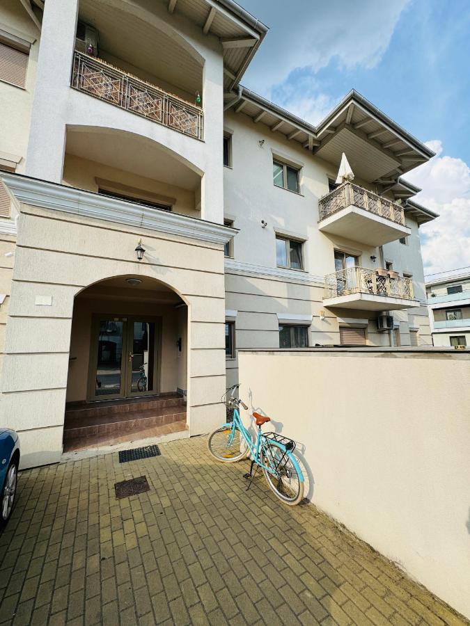 SHoliday La Parter cu Parcare Privată și Spațiu Modern - Chambres d’hôtes Dumbrăviţa