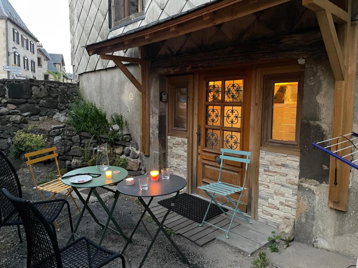 Warm and cozy house - B&B Égliseneuve-d'Entraigues