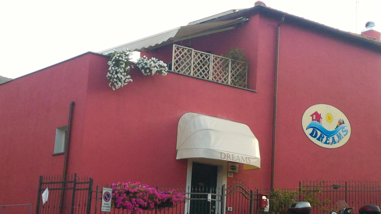 Dreams Guest House - B&B