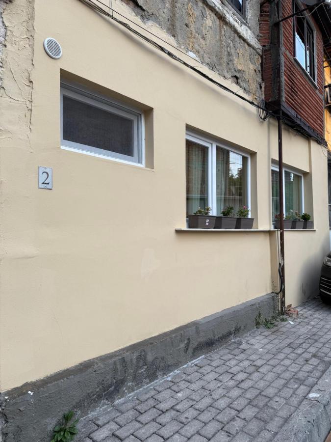 Lemon Garden Cozy 2BR Apt Private Garden Center - B&B Tirana