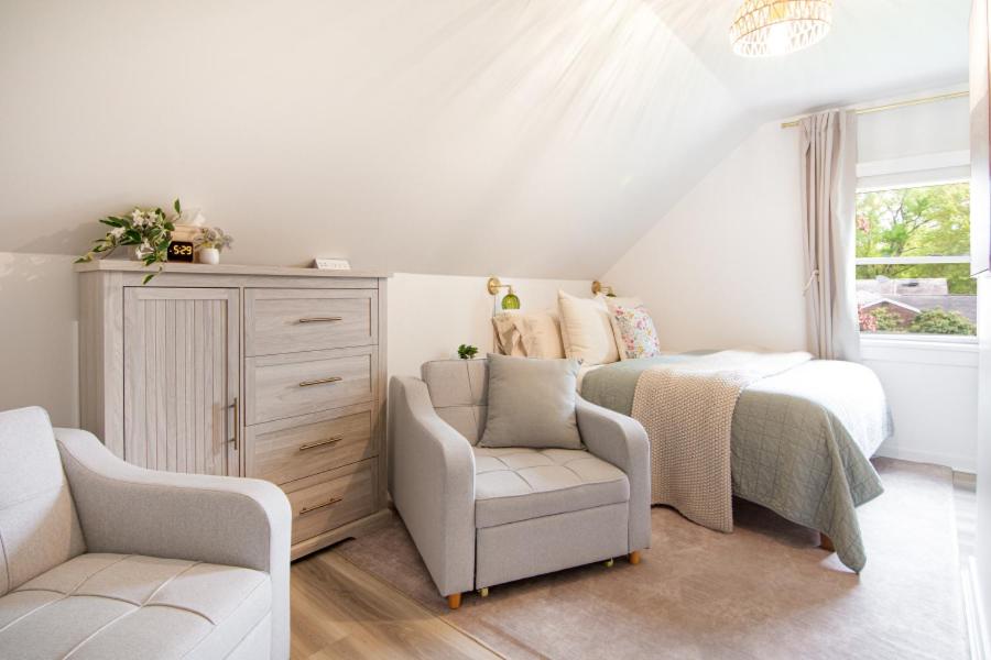 Delightful & Well Provisioned Home in Ideal Local - Bed and Breakfast Saxonburg