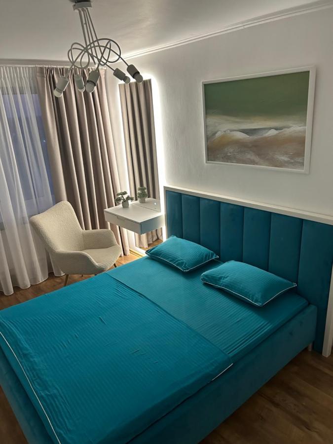 Простора та стильна 2 кімнатна в центрі Черкас на бульварі Шевченко з панорамним видом та СмартТВ! Дві окремі охайні спальні з кондиціонерами,поруч парковка з охороною - Chambres d’hôtes Tcherkassy