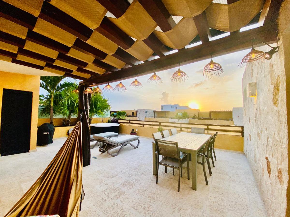 Lunada PH with Private Rooftop and Jacuzzi by Caribe Rentas - B&B Playa del Carmen