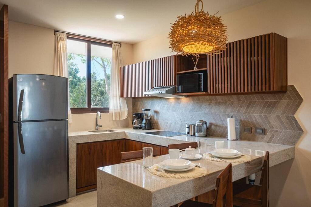 Tulum Getaway - 1BR with 2 Queen Beds Pool Office Area & Gym - B&B Tulum