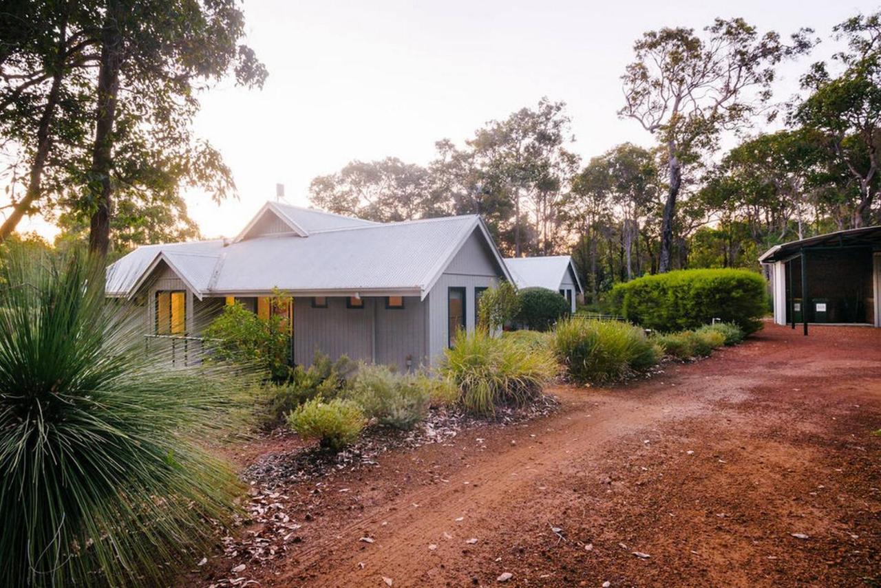 Idyll Estate - Bushland Gem with Spa & Tennis Court - B&B Yallingup Siding