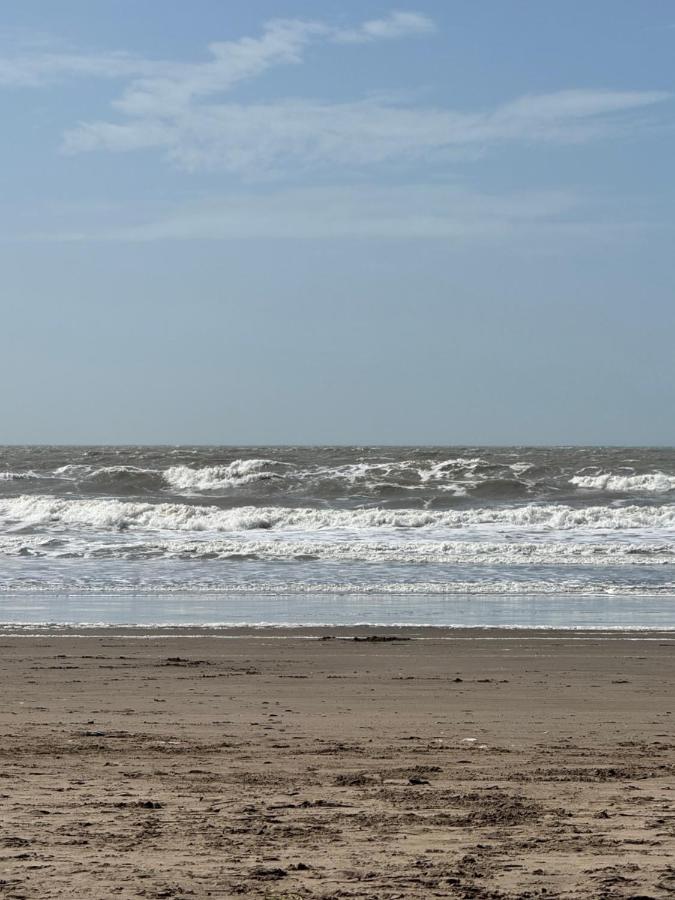Depto 3 dormit Plaza Colon-Frente Al mar-SOLO para familias! - Chambres d'hôtes Mar del Plata