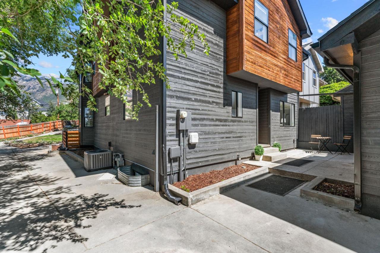 Designer home 20 mins to Skiing & SLC Downtown - B&B Cottonwood Heights