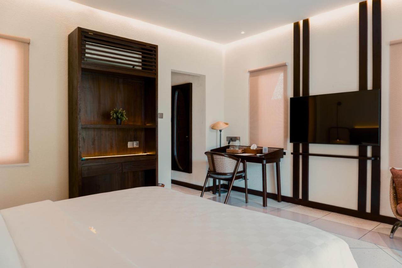 Deluxe Suite with Shared Facilities
