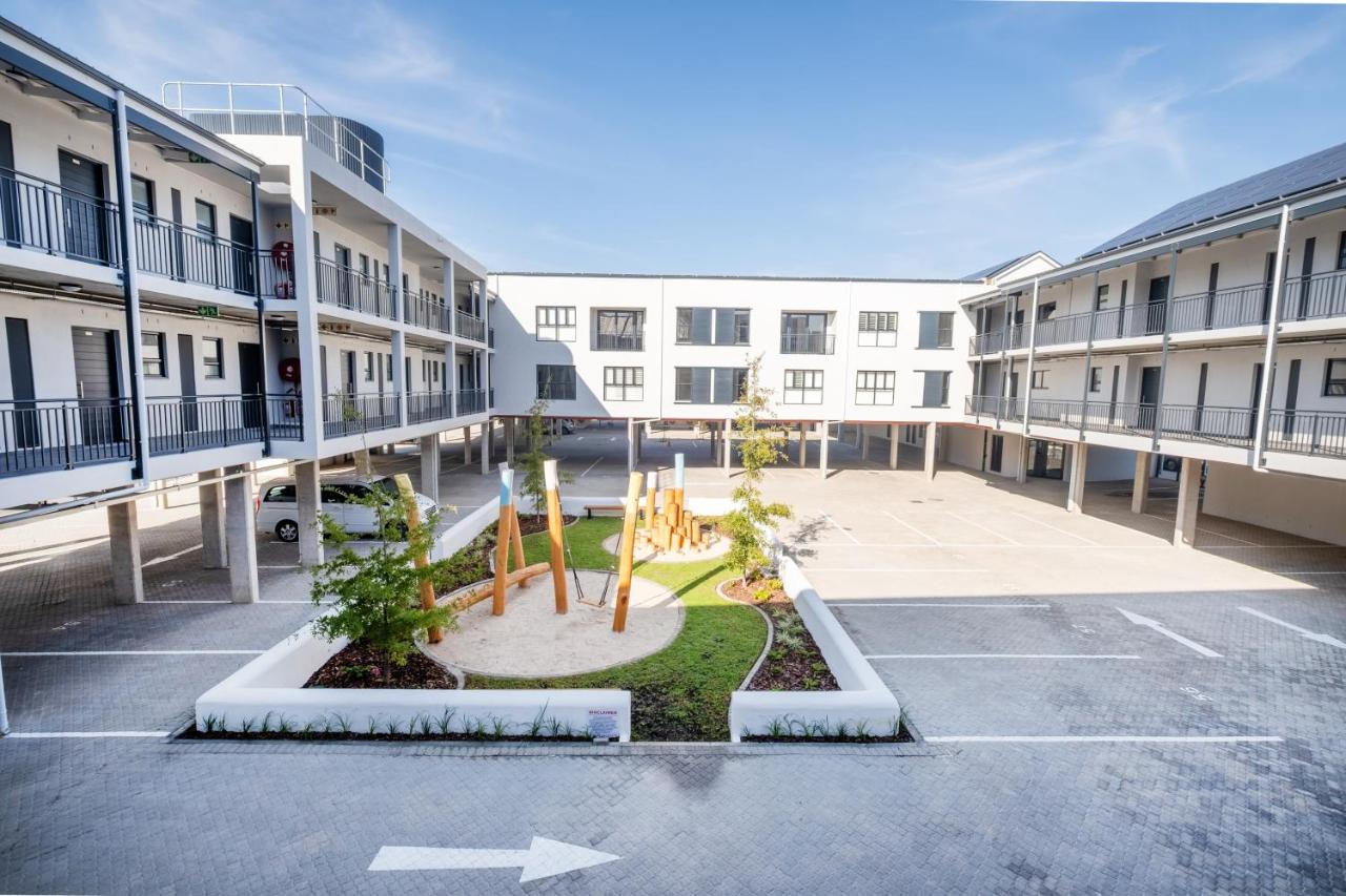 Paarl Superior Studio 230 With Onsite Parking - B&B Paarl