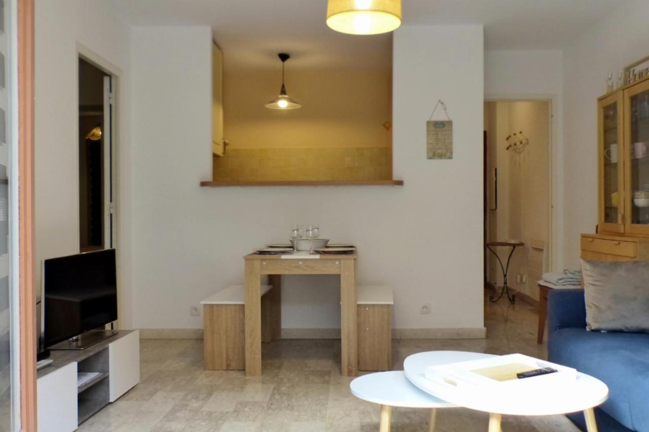 Apartment of 36 m2 with terrace - B&B Sanary-sur-Mer