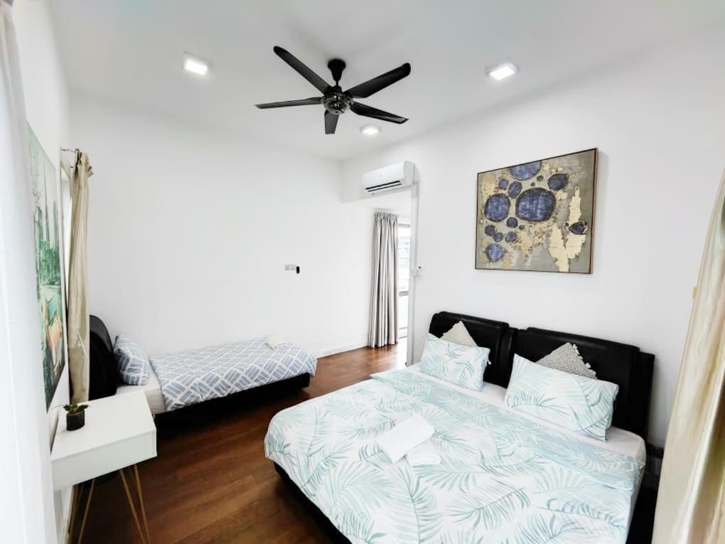 Three-Bedroom Apartment with Balcony
