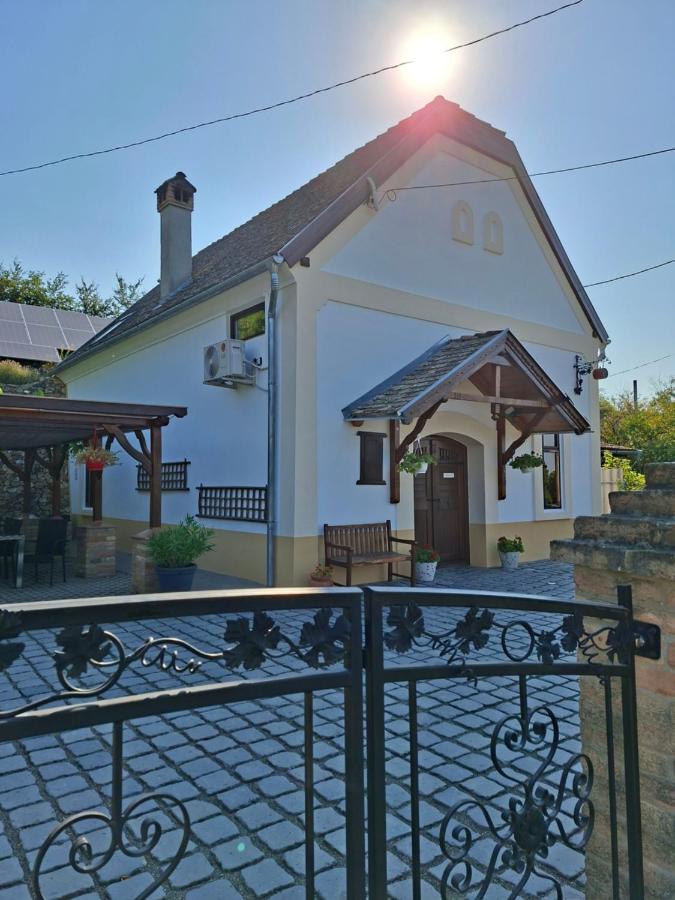 Nánaháza - B&B Alsónána