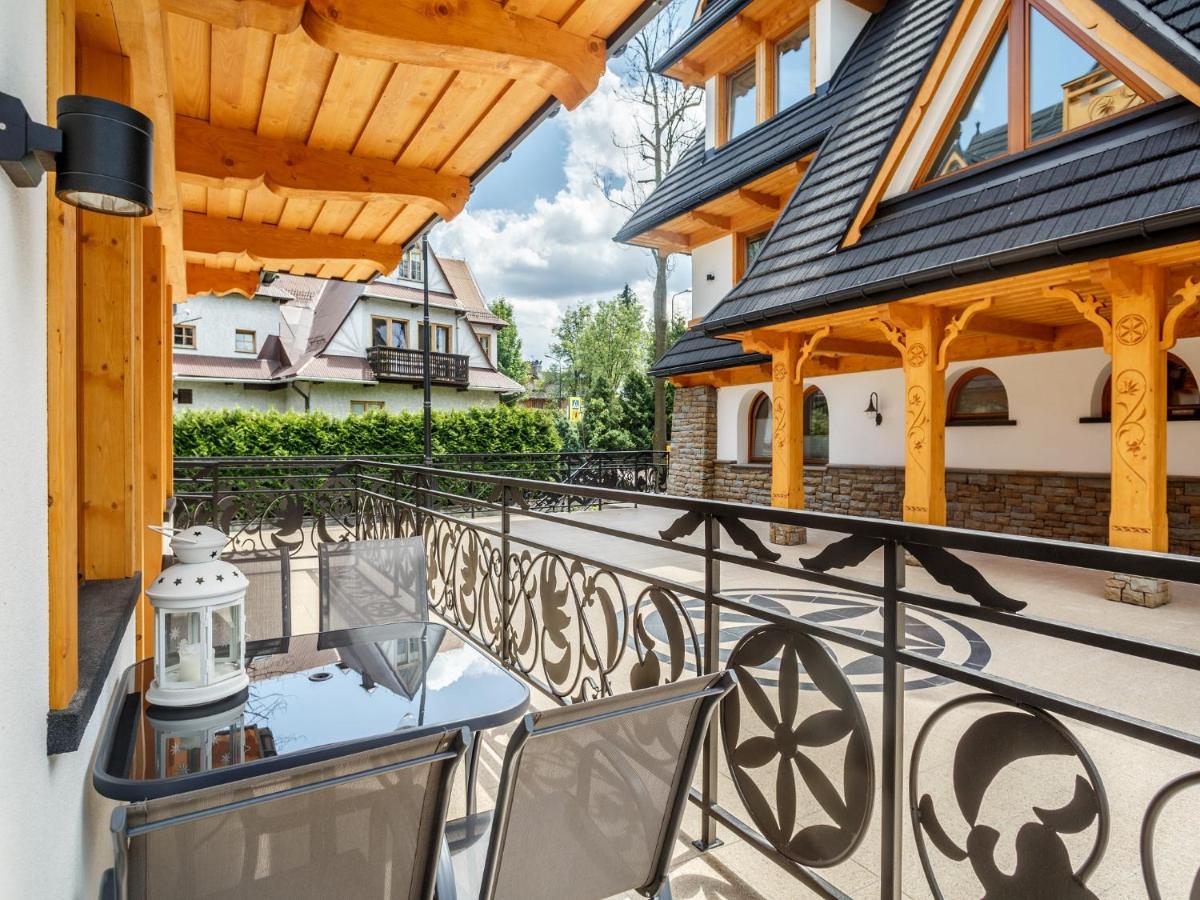 Superior Apartment with Terrace 7B