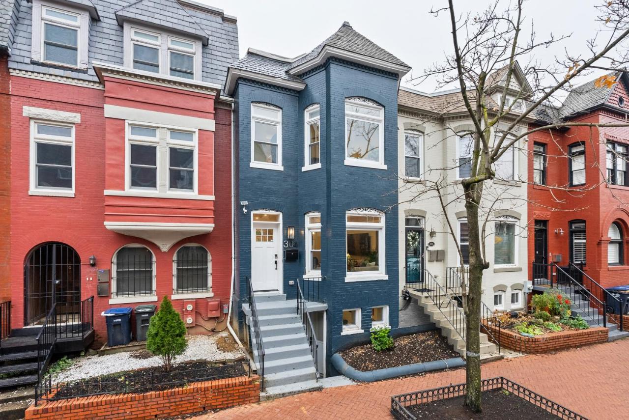 5-Bedroom Home with 2 Kitchens & Rooftop Deck, U Street and Shaw - Bed and Breakfast Washington