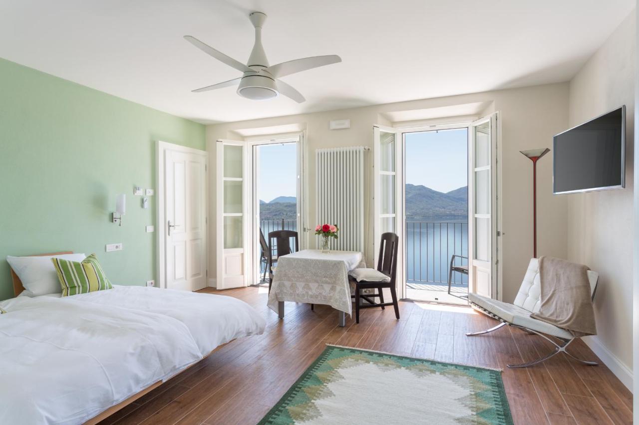 Apartment with Lake View