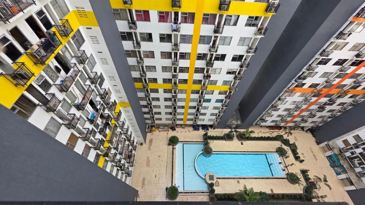 The Jarrdin Apartemen 2BR Pool View A16 by NEMUI - Chambres d’hôtes Bandung