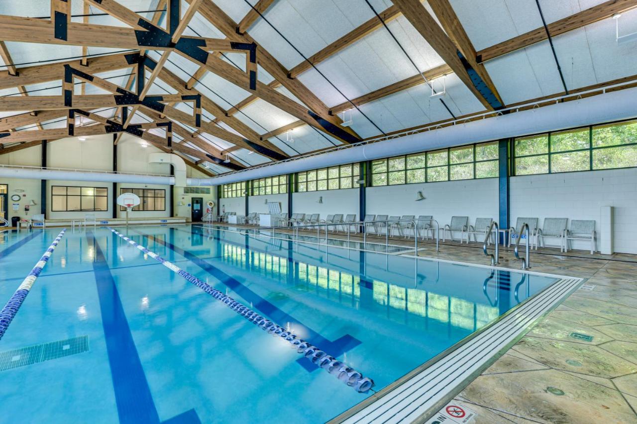 4 MI to Lake Galena: TH w/ Indoor Pool & Views! - Ferienwohnung Galena