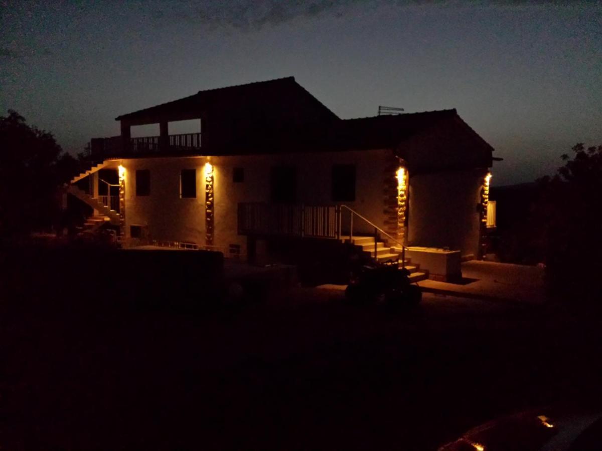 Villa Knez - Bed and Breakfast Mali Drvenik