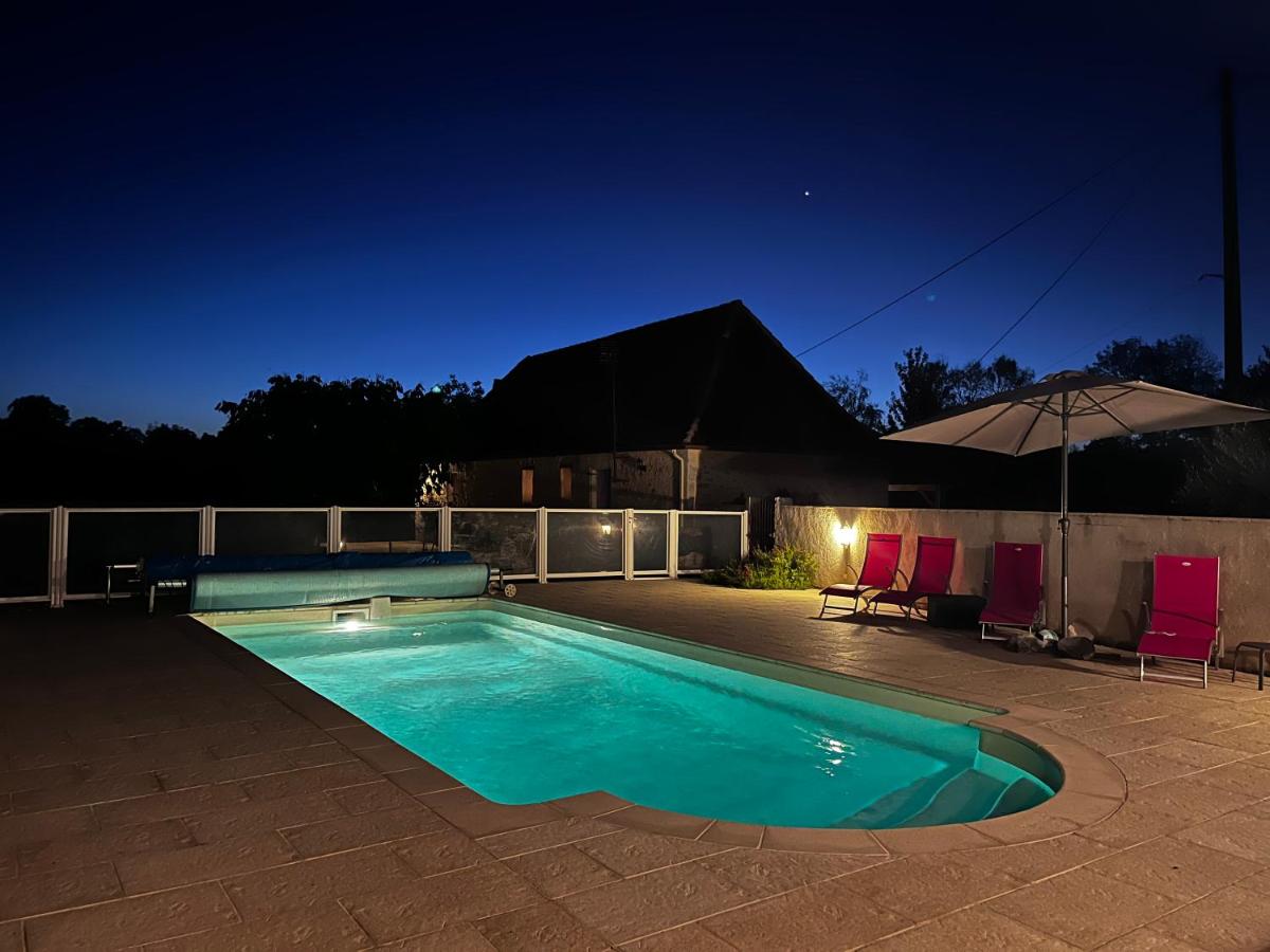 Gite de Born avec piscine privée au coeur de la campagne - Chambres d’hôtes Born-de-Champs
