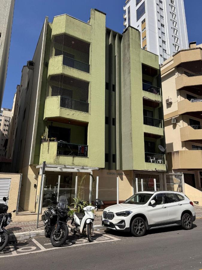 Ap 2a quadra do mar/churrasqueira/ar cond - CEL201 - Chambres d’hôtes Itapema